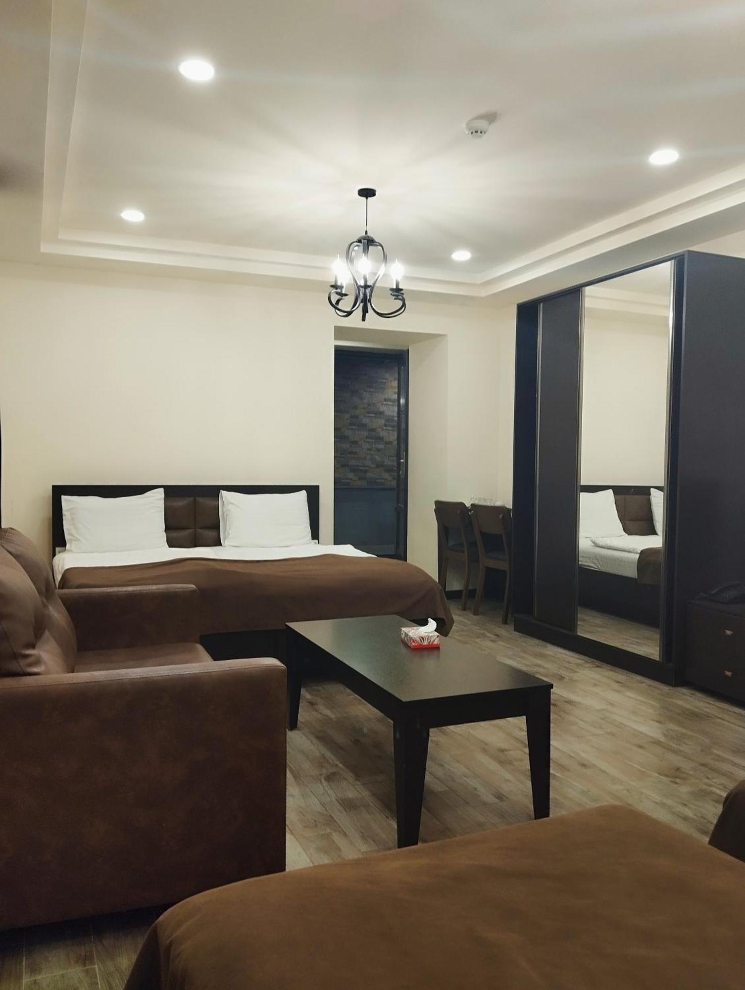Boutique Living Hotel Erywań Zewnętrze zdjęcie